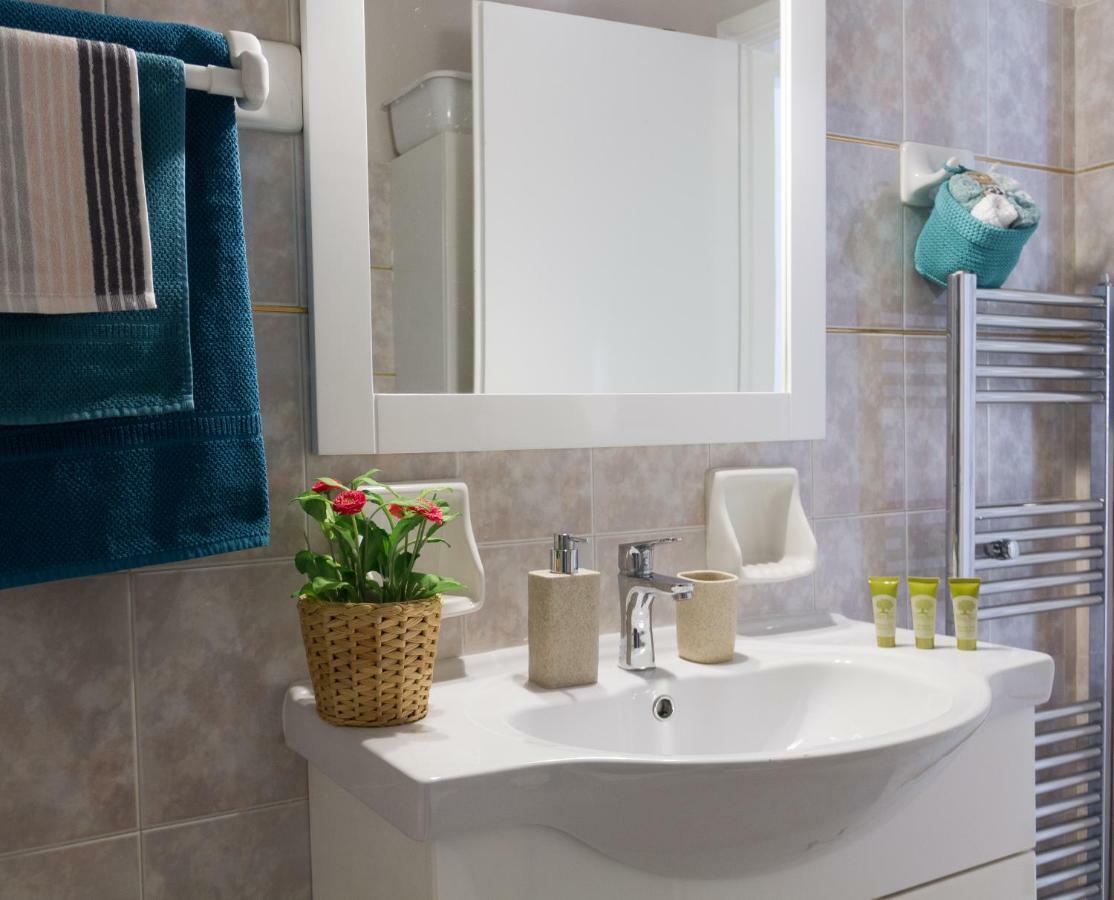 Athens Cozy Gem 2Br Apt - 200Mbps - 10 Min To Acropolis By Subway エクステリア 写真
